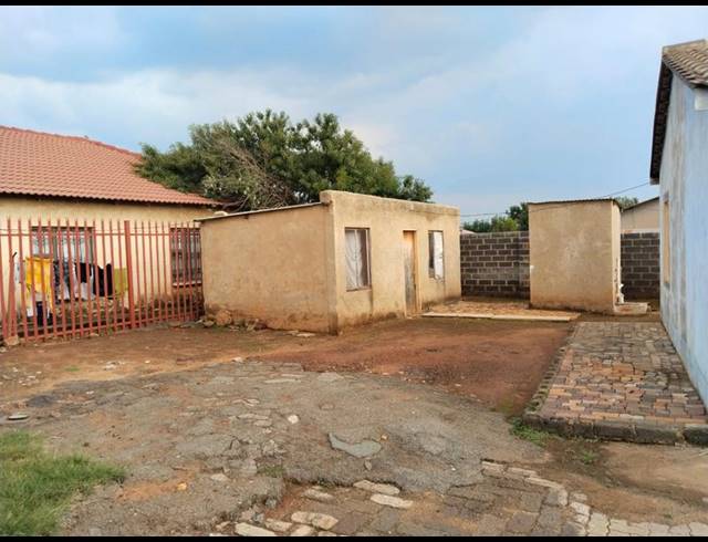 2 BEDROOM HOUSE FOR SALE IN KANANA PARK